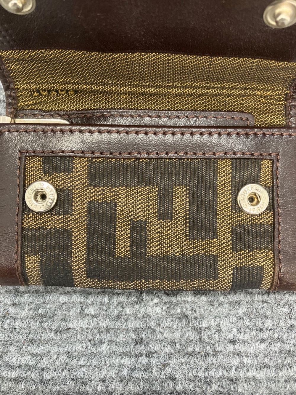 Fendi Zucca Canvas 6 Hook Key Case Brown Tobacco Leather Made in Italy - Picture 12 of 12